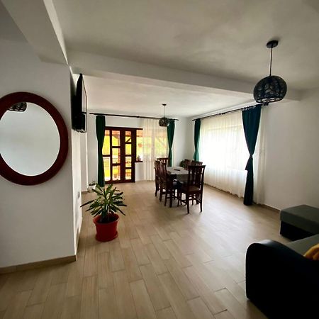 Casa Alex Hotell Curtea de Argeş Eksteriør bilde