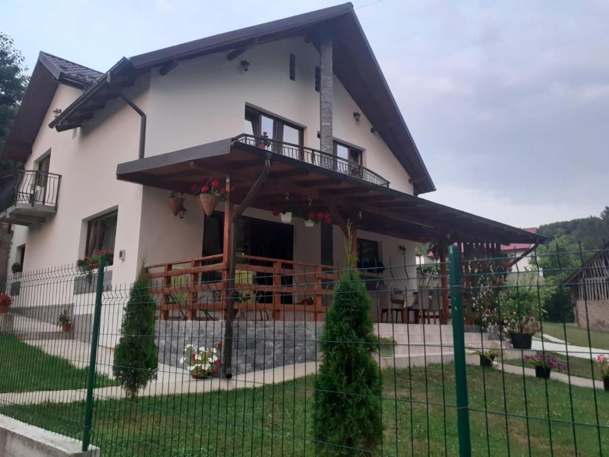 Casa Alex Hotell Curtea de Argeş Eksteriør bilde