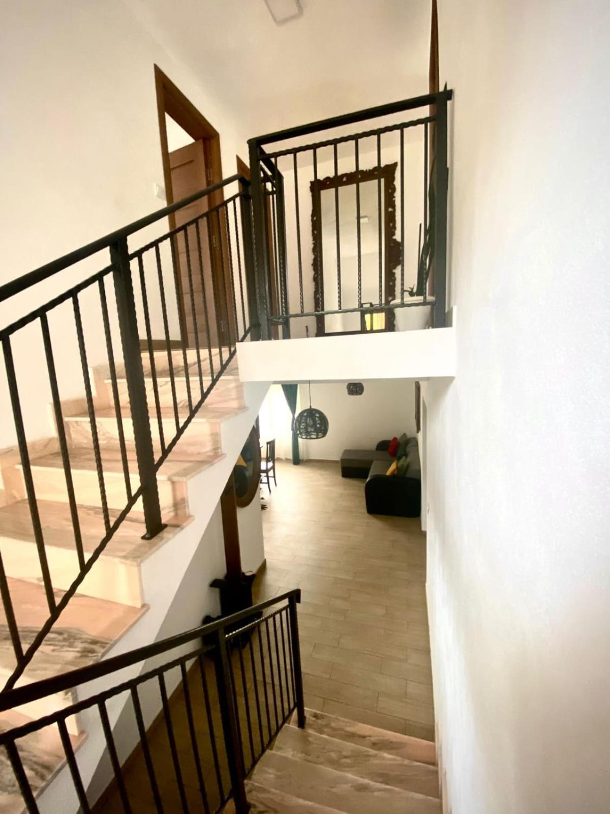 Casa Alex Hotell Curtea de Argeş Eksteriør bilde