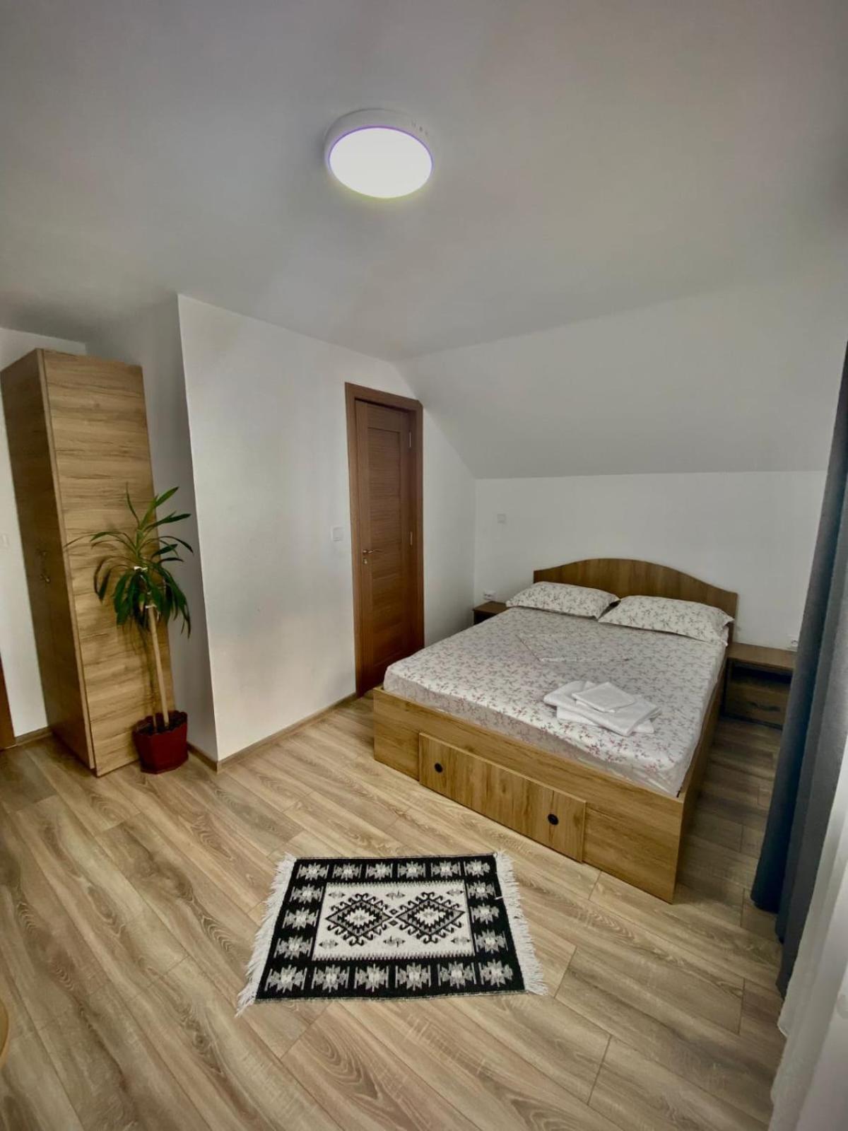 Casa Alex Hotell Curtea de Argeş Eksteriør bilde